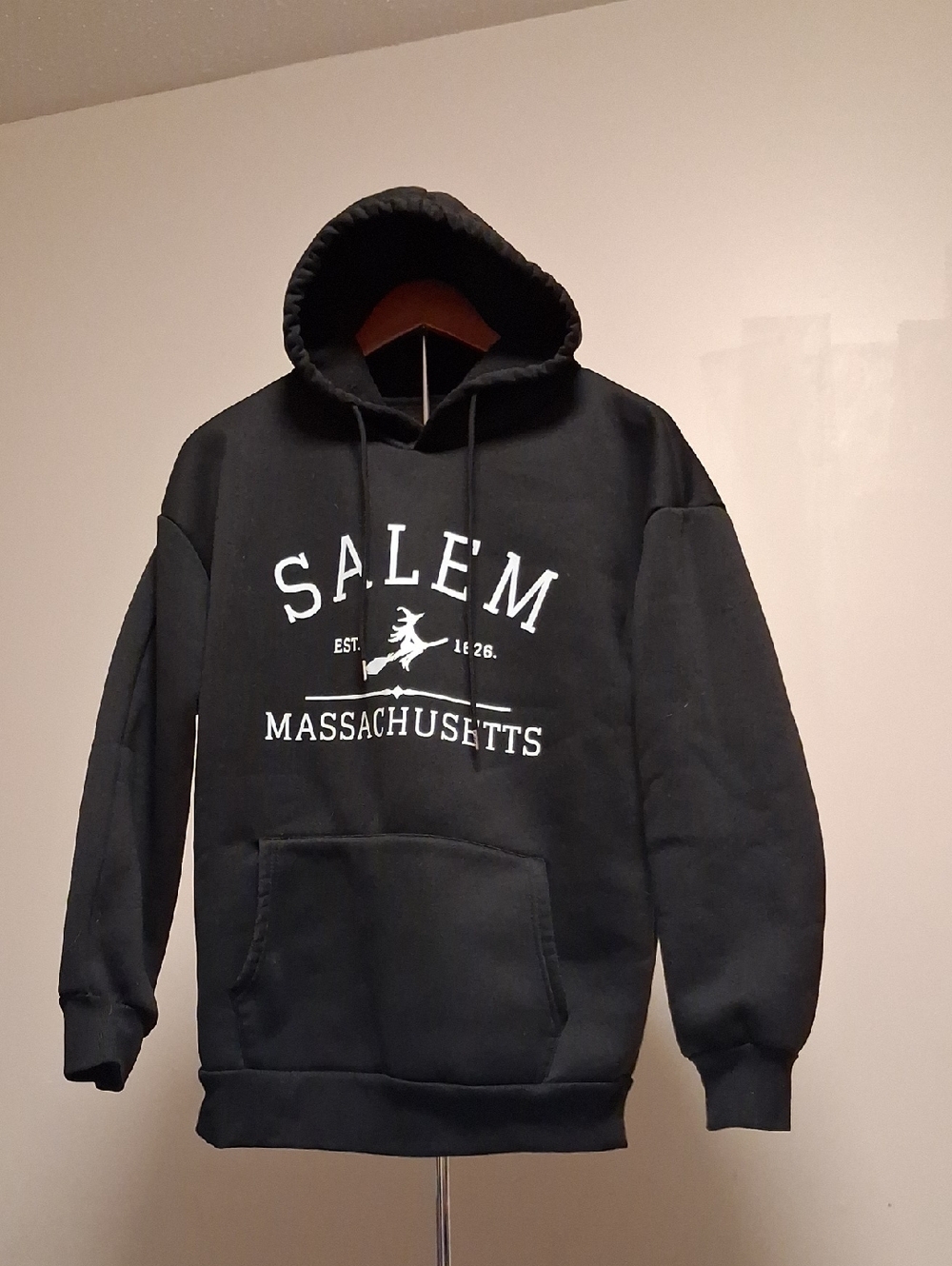 Salem Massachusetts Black Hoodie Sweatshirt - Pullover